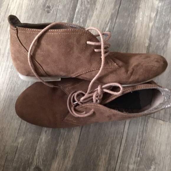 booties - Picture 1 of 2